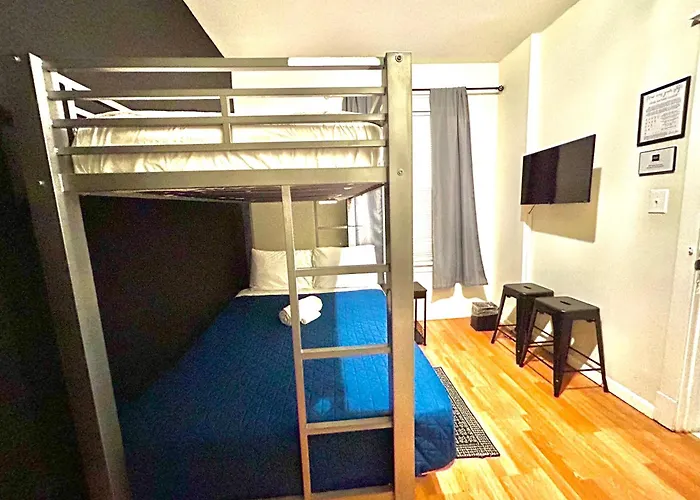 Stay 424 Hostel Chicago